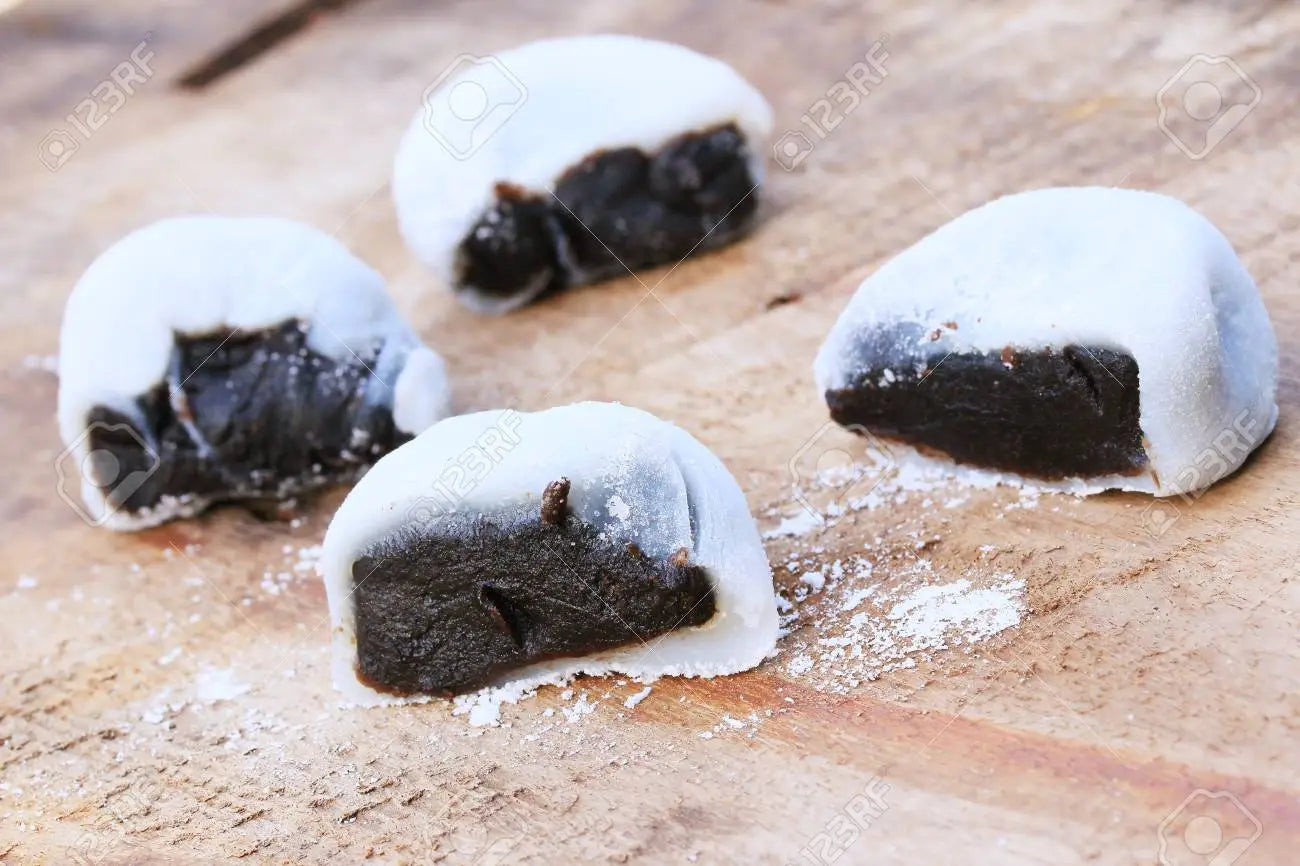 TaiWani's Bites: Black Sesame Mochi (3 pieces)