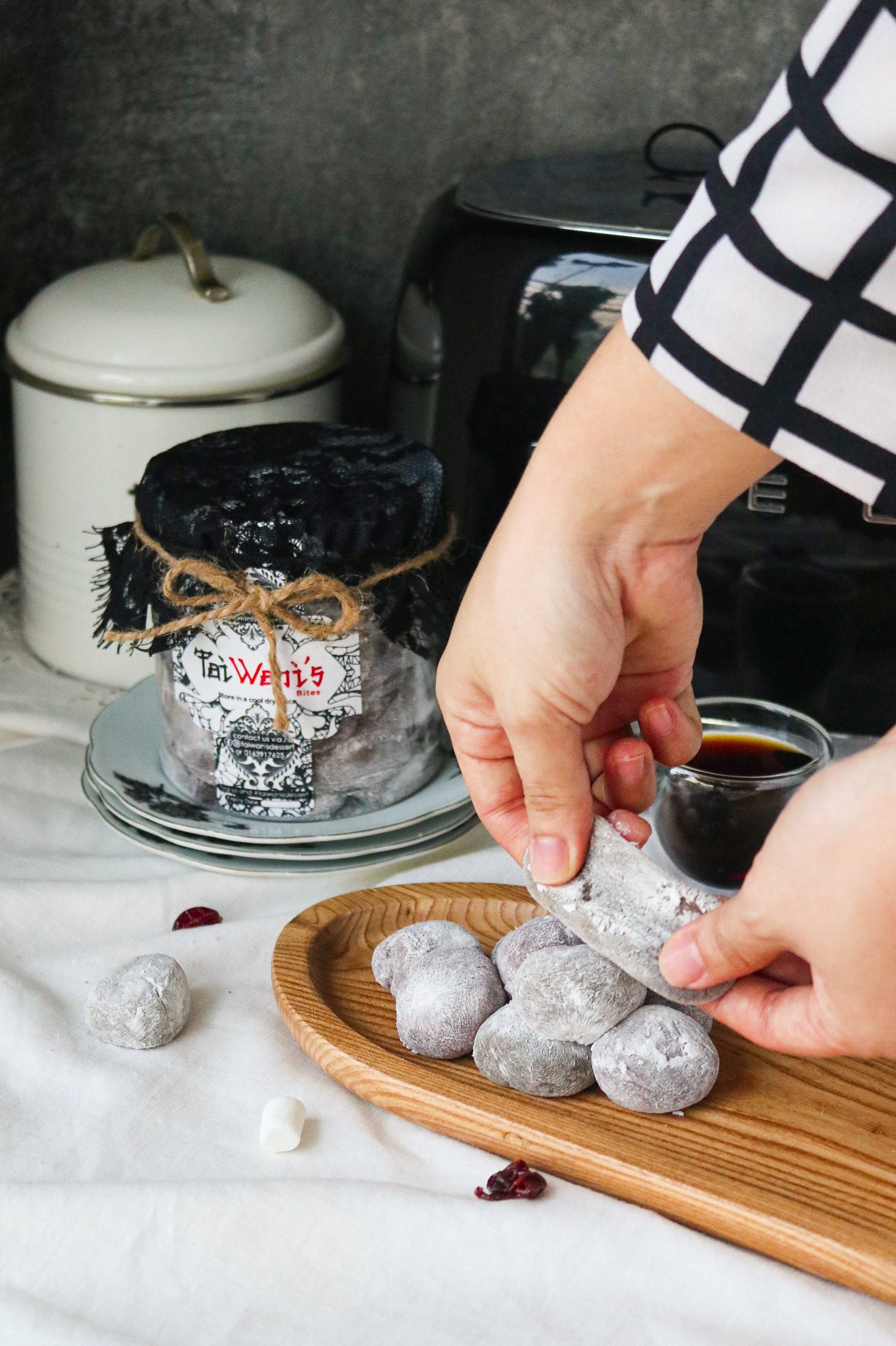 TaiWani's Bites: Yam Mochi (3 pieces)